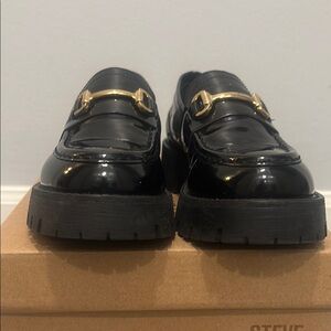 Steve Madden Lando Black Loafers with Gold Buckle Size 7